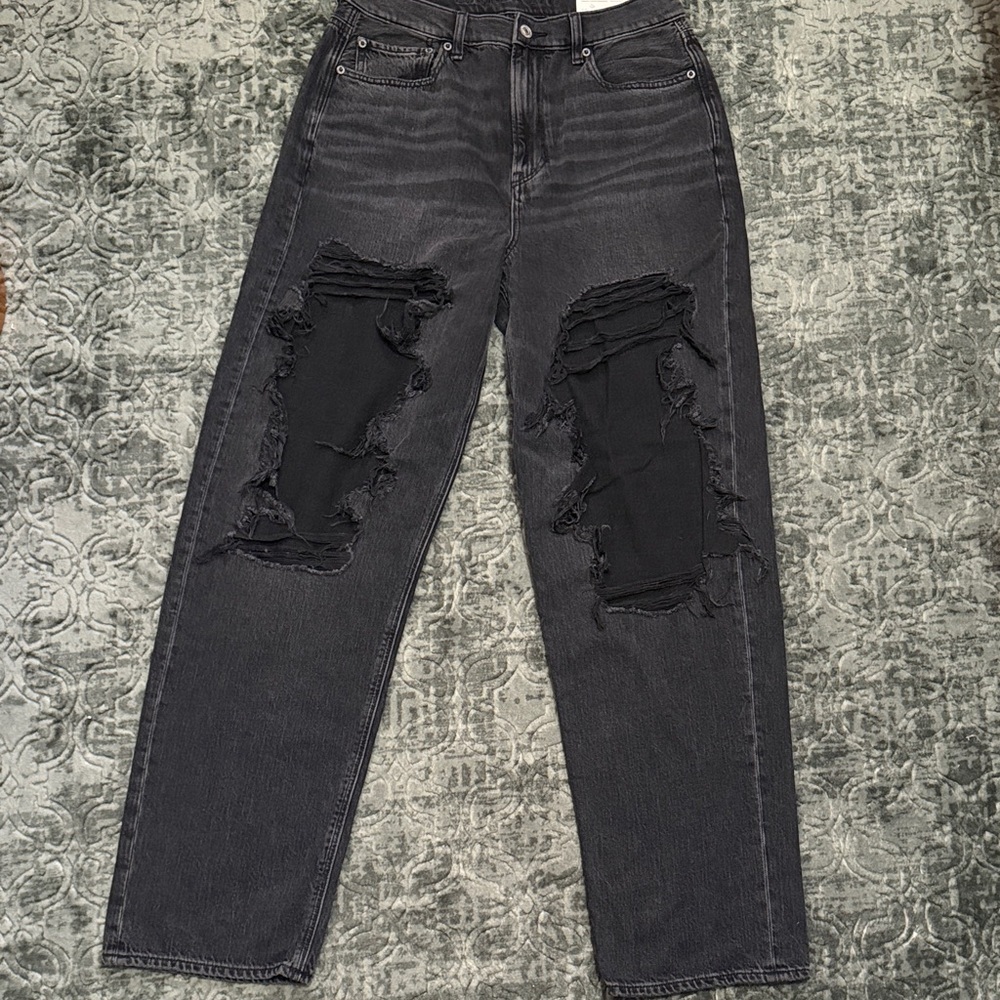 American Eagle Black Super Distressed Baggy Mom Jean NEW